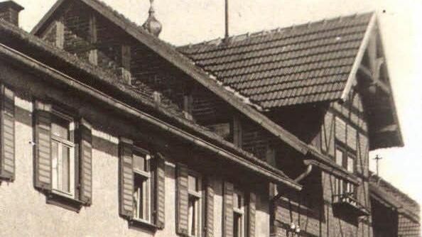Dieses Geschäftshaus in der Herrenstraße in Maroldsweisach bewohnten die "Unteren Hechts" früher. Foto: Archiv Schmidt