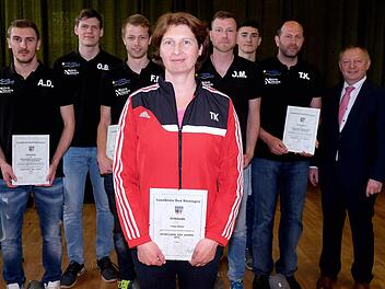 Sportlerin des Jahres 2015 ist Tanja Köhler vom TSV Münnerstadt, und Sportmannschaft des Jahres 2015 sind die Volleyballspieler vom TV/ DJK Hammelburg. Foto: Gerd Schaar