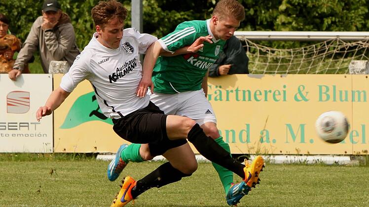 Sven Wieczorek (rechts) und seine Sander Stürmerkollegen wollen gegen den SV Erlenbach unbedingt für Treffer und die ersten Saisonpunkte des Aufsteigers sorgen.