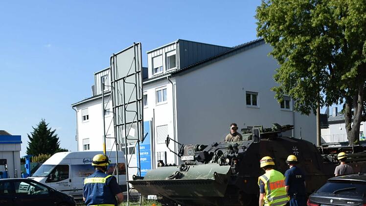 Erlanger THW hilft in Erftstadt