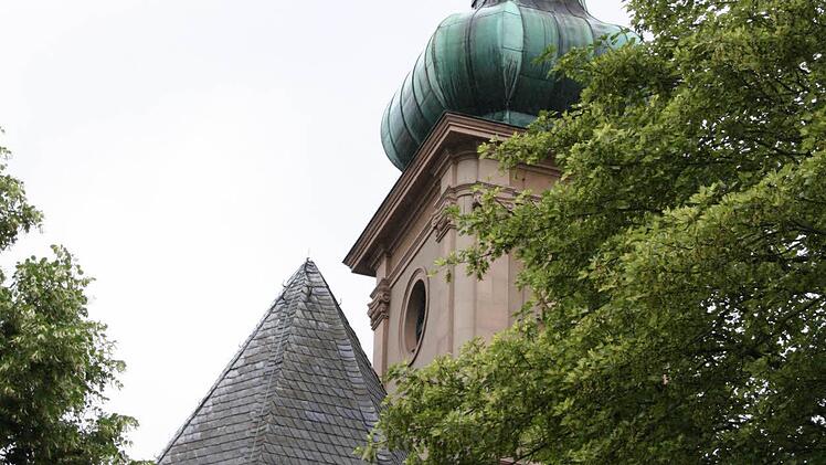 Das Dach der Marienkapelle ist ein Sanierugsfall.  Foto: Edgar Bartl