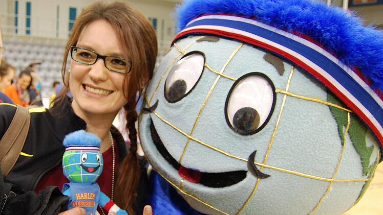 Coburger Fan mit Maskottchen "Globi" Foto: Oliver Schmidt