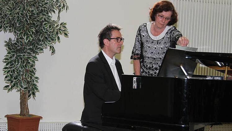 Thomas Schimmel und Susanne Trottmann begeisterten am Flügel.  Foto: Sonny Adam