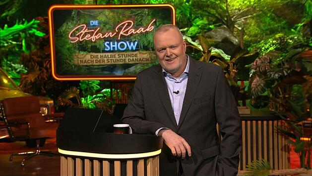 Stefan Raab arbeitete sich in seiner neuen Show zum Dschungelcamp an dem RTL-Format ab.