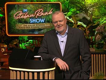 Stefan Raab arbeitete sich in seiner neuen Show zum Dschungelcamp an dem RTL-Format ab.