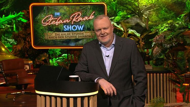 Stefan Raab arbeitete sich in seiner neuen Show zum Dschungelcamp an dem RTL-Format ab.
