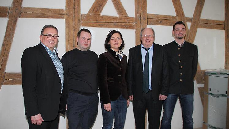 Die Leute hinter dem Projekt: (von links) Bürgermeister Dieter Schaar, technischer Vorstand Peter Schuhmann, Susann Weigelt und Rainer Schimpf (beide im Vorstand der AG), Braumeister Martin Körzdörfer.