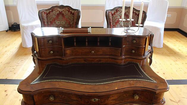 Das Herzst&uuml;ck des Raumes: Der Tisch, an dem getraut wird.  Fotos: Lisa