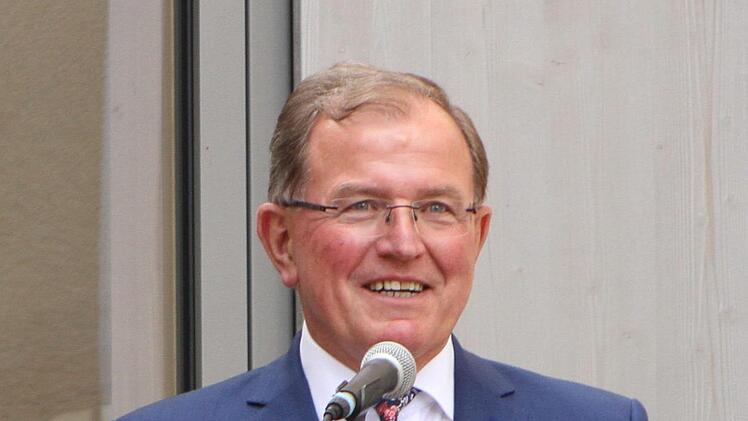 Bezirkstagspräsident Erwin Dotzel zog eine positive Bilanz über die Schule.