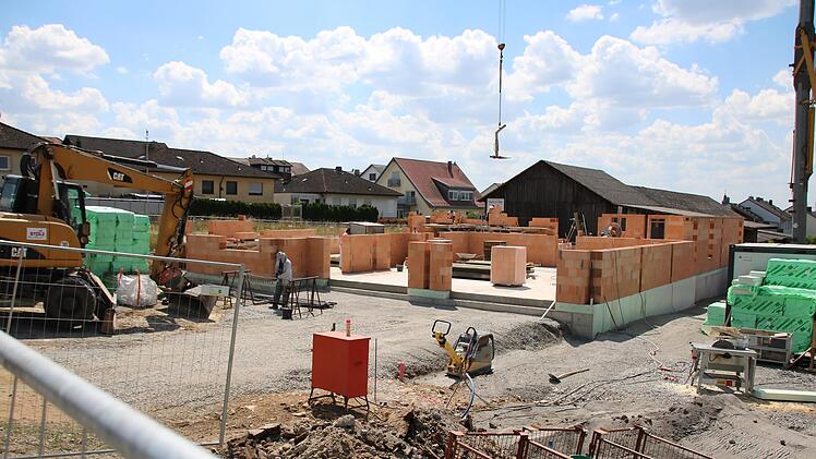 Trotz eines Gefälles im Grundstück wird alles auf einer Ebene untergebracht.  Foto: Ralf Ruppert