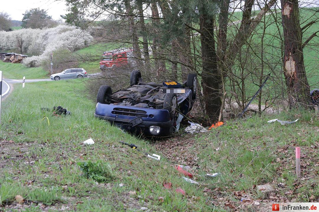 Auto überschlägt sich bei Appendorf