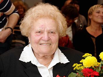 Rosa Deinhardt erhielt die höchste Auszeichnung mit der "Verdienstmedaille des Verdienstordens der Bundesrepublik Deutschland" . Fotos: Franz Galster