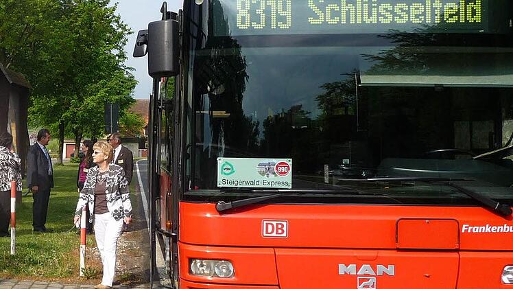 Diese Freizeitlinie funktioniert: Der "Steigerwald-Express" wird auch in den kommenden zwei Jahren fahren. Das hat der Umweltausschuss des Landkreises am Dienstag beschlossen.  Foto: Archiv