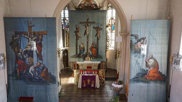 Die Fastentücher in der Schönauer Kirche sind eine Besonderheit und  Attraktion, die in der Region einmalig ist. Fotos: Marion Eckert