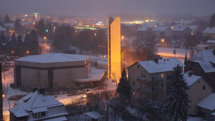 Garitzer Kirche und Kisssalis-Therme im Hintergrund Foto: Benedikt Borst