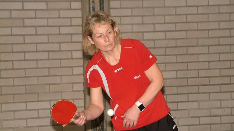 Elke Jakob (Bild) war mit zwei Einzelsiegen am 6:4-Auswärtserfolg des TSV Teuschnitz im Kreisduell beim TTC Wallenfels beteiligt.  Foto: Hans Franz