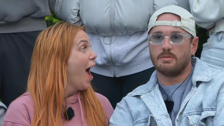 Safety gewonnen - und einen Rauswurf nach Wahl noch dazu: Tara und Dennis sind happy.