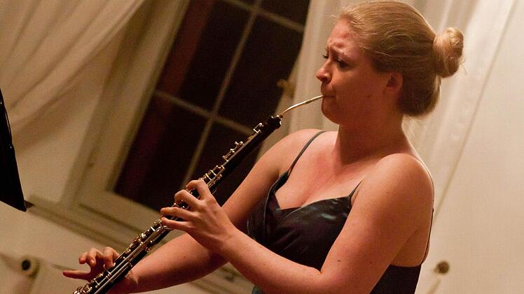 Applaus für die Oboistin Silke Augustinski beim Gastspiel im Haus des Gastes" in Bad RodachFoto: Jochen Berger