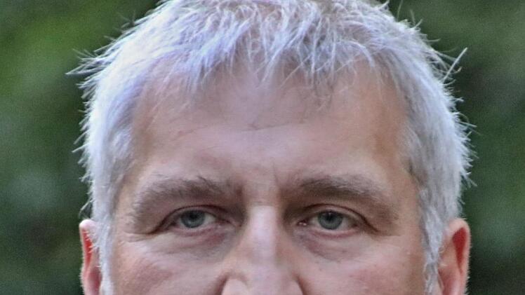 Forstoberrat Jürgen Hahn: "Wir müssen nicht in Panik verfallen und bekommen das schon hin, wenn wir gezielt zusammenarbeiten."Helmut Will