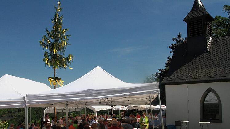 Viele Gäste kamen auf den Wallberg, um mit den Eschenbachern das Jubiläum der Kapelle zu feiern.