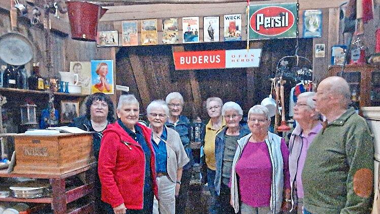Senioren im Kaufladen  Karola Helfrich