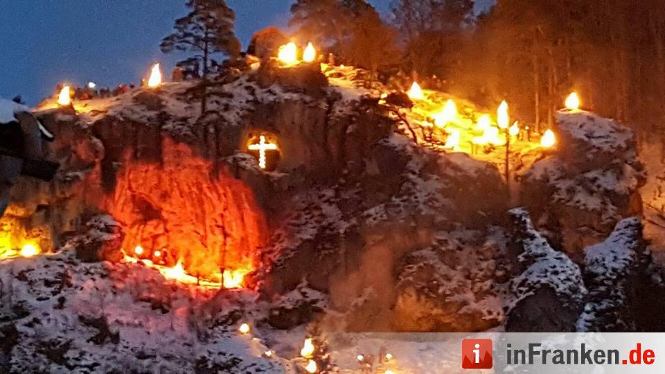 Beschluss der Ewigen Anbetung in Pottenstein - Lichterfest  in der Fränkischen Schweiz