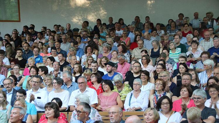 Die Bayerische Rundschau hatte Leser und Kunden an die Naturbühne Trebgast zum Stück "Pygmalion" eingeladen. Foto: Jürgen Gärtner