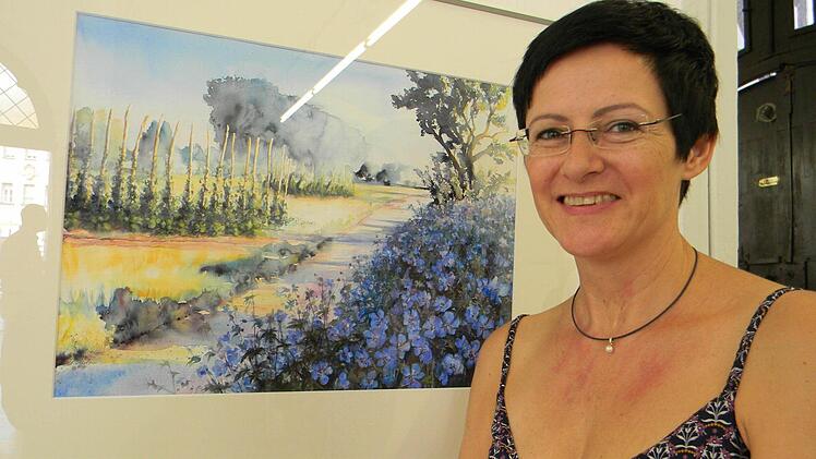 Marion Meixner ist gelernte Floristin. Wahrscheinlich auch deshalb finden sich in ihren Bildern viele Blumen.Fotos: Lengenfelder