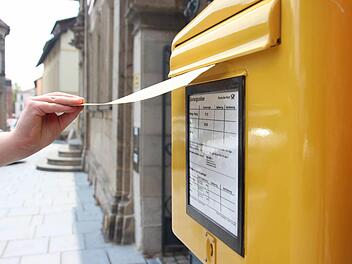Wer die Briefkästen in Kronach befüllt, kann aktuell noch damit rechnen, dass sie wie angegeben geleert werden.  Foto: Sarah Dann