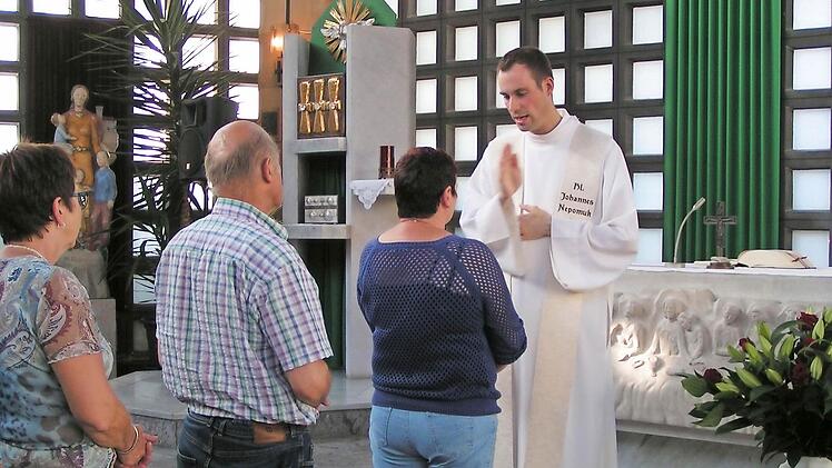 Pfarrer Andreas Stahl im Gottesdienst  Foto: Heidi Amon