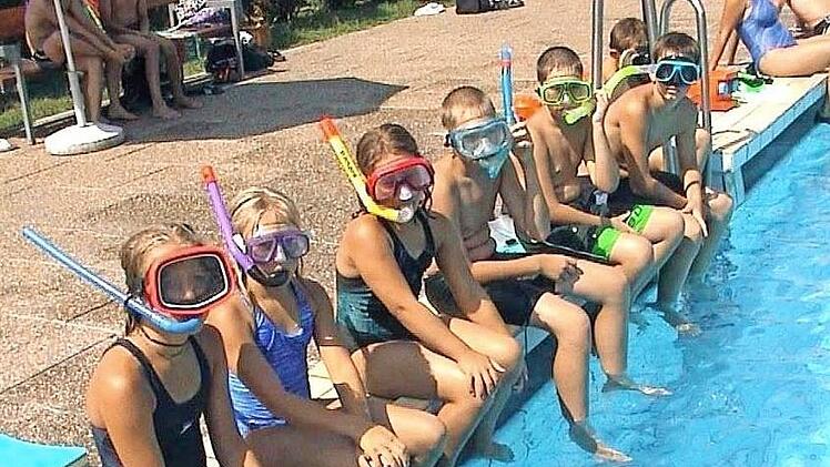 Die Kulmbacher Wasserwacht bot schon in den vergangenen Jahren Schnorchelkurse an. Foto: BR-Archiv