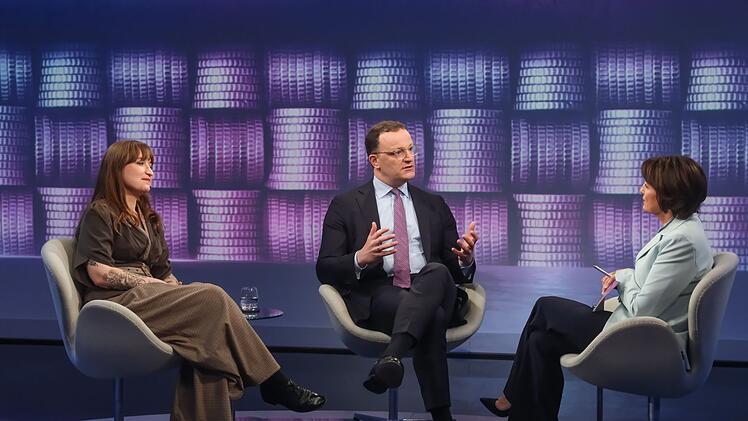 Bei "Maischberger" zeigt sich, dass Linken-Fraktionschefin Heidi Reichinnek (links) und Unions-Fraktionschef Jens Spahn in fast keinem Politikfeld einer Meinung sind.
