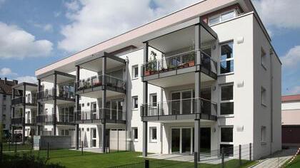 Die moderne Wohnanlage wird durch einen perfekten Rund-um-Service komplettiert. Im Innenbereich gibt es sogar einen Spielplatz für Kids.