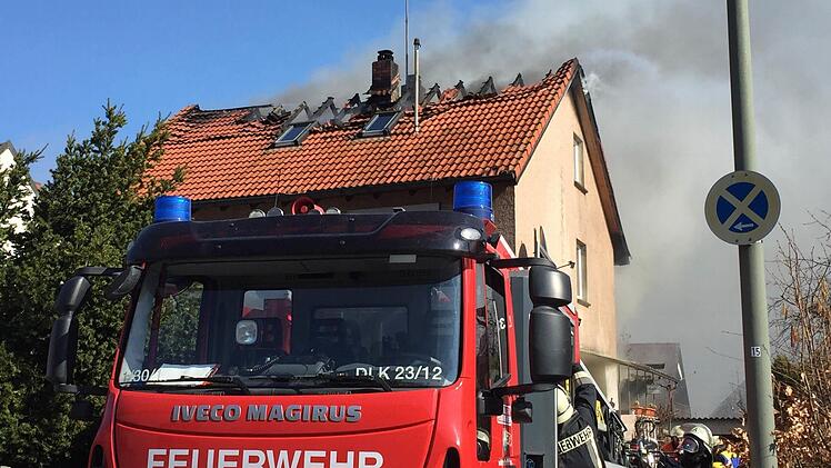 Großeinsatz in Priesendorf: Vollbrand in einer Werkstatt.  Foto: NEWS5/Herse
