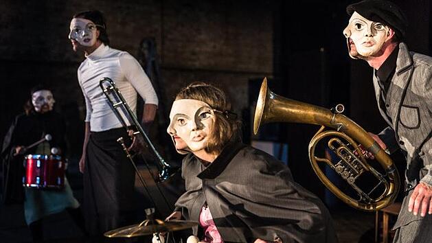 Schauspiel, Musik und Kurzweil verbreitet die Truppe der Shakespeare Company Berlin am Sonntag, 18. Februar, beim  Theaterring im Kurtheater. Foto: Ingo Woesner