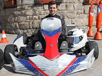 Mit seinem Kart will es Baldur Bahn weit bringen - am liebsten bis aufs Siegerpodest. Foto: Ulrike Müller