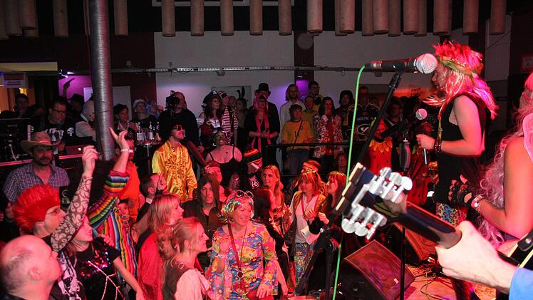 Der Rockfasching bei der Musikinitiative Herzogenaurach (MIH) machte seinem Namen alle Ehre.  Fotos: Bernhard Panzer