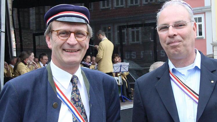 Fechtgegner von einst: Klaus Herbertz von der Macaria Köln (links) traf in Coburg Jürgen Romahn (Merowingia Köln und Teutonia Heidelberg) wieder.