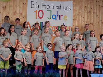 Die "Wallburg-Spatzen", jüngster Chor der Sängerlust Eltmann, beim Jubiläums-Auftritt Foto: Günther Geiling