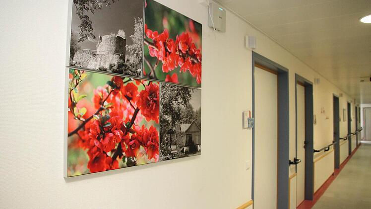 Farbige Akzente in den Krankenhausfluren