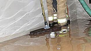 Zahlreiche Keller standen unter Wasser.