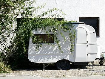 Der ADAC hat kleine Wohnwagen und Faltcaravans getestet. Das sind die Ergebnisse.