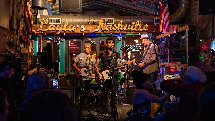 Hier muss sich auch einer wie er erst einmal beweisen: Bei seinem Nashville-Trip tritt Peter Maffay in einer Countrybar auf.