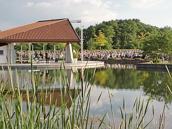 Die Staffelsteiner Seebühne soll im Sommer und Herbst 2021 doch noch Schauplatz zahlreicher Konzertveranstaltungen werden.