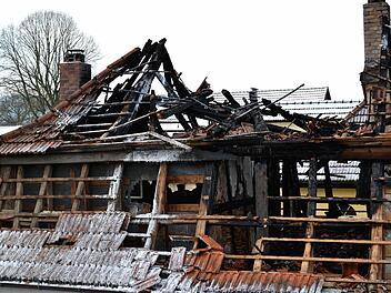 Der Dachstuhl des ausgebrannten Hauses in Altenkunstadt Foto: Dieter Radziej