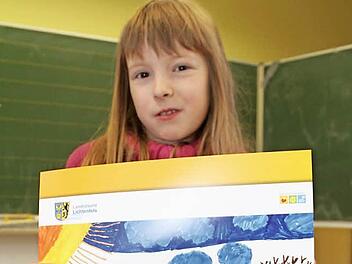 Das Bild von Siegerin Vanessa Wiemann von der Marktplatzschule wird künftig auf Plakaten und Flyern zum Thema "Kindergesundheit im Landkreis Lichtenfels" zu sehen sein. Foto: Gerda Völk