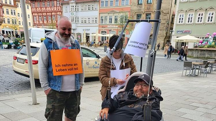 Coburg: Pflegedienst aus Personalnot eingestellt: Behinderte f&uuml;hlen sich im Stich gelassen