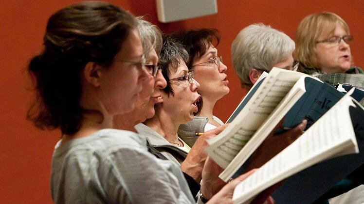 Der Coburger Bachchor probt Monteverdis "Marienvesper". Das Werk erklingt beim "Baustellenkonzert" am Sonntag, 22. November, in der Morizkirche.Foto: Jochen Berger