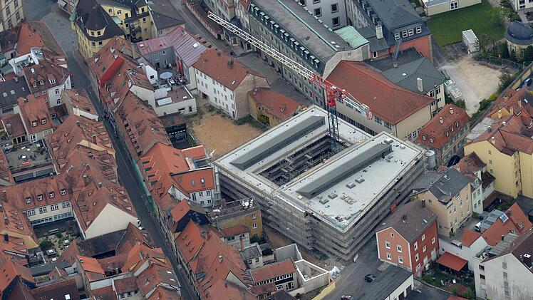 Der Erweiterungsbau für die Maria-Ward-Schulen an der Ecke Vorderer Graben/EdelstraßeFoto: Ronald Rinklef