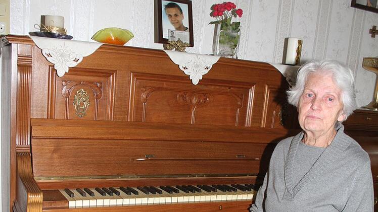 Nicht nur die Wirtsstube, auch das Nebenzimmer steckt voller Erinnerungen. Foto: Sonny Adam